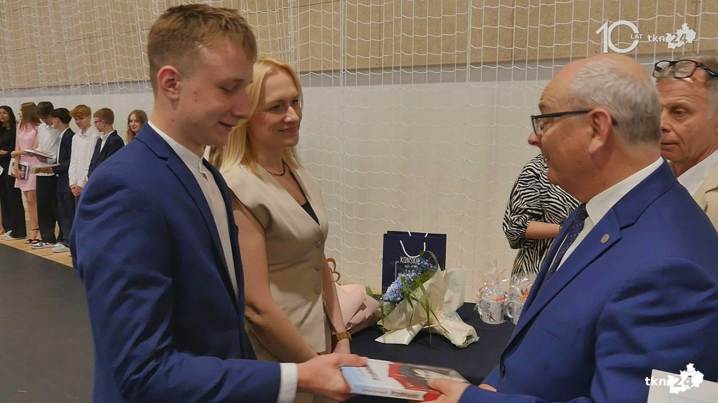 Ostatni dzwonek wybrzmiał. Czas na wakacje! [wideo,  zdjęcia]