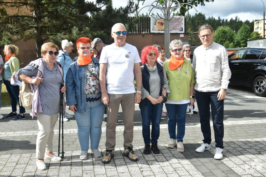 9. Rajd seniorów ZNP. Piechurzy poznawali piękno ziemi stąporkowskiej [wideo, zdjęcia]