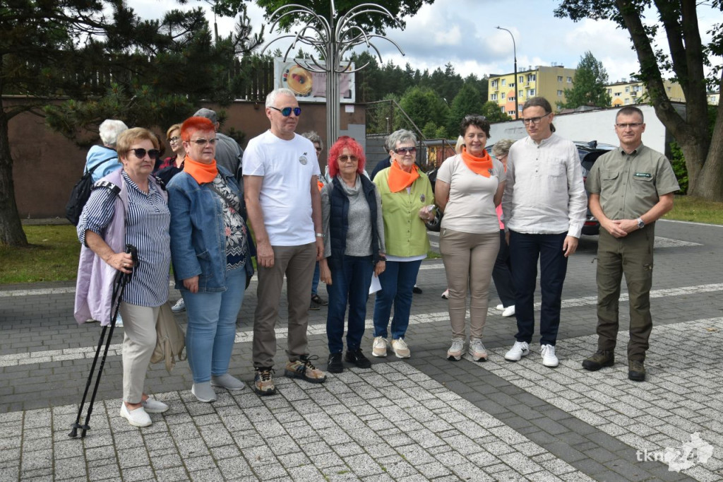9. Rajd seniorów ZNP. Piechurzy poznawali piękno ziemi stąporkowskiej [wideo, zdjęcia]