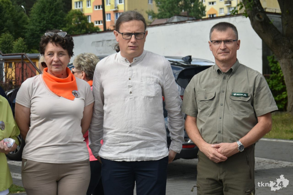9. Rajd seniorów ZNP. Piechurzy poznawali piękno ziemi stąporkowskiej [wideo, zdjęcia]