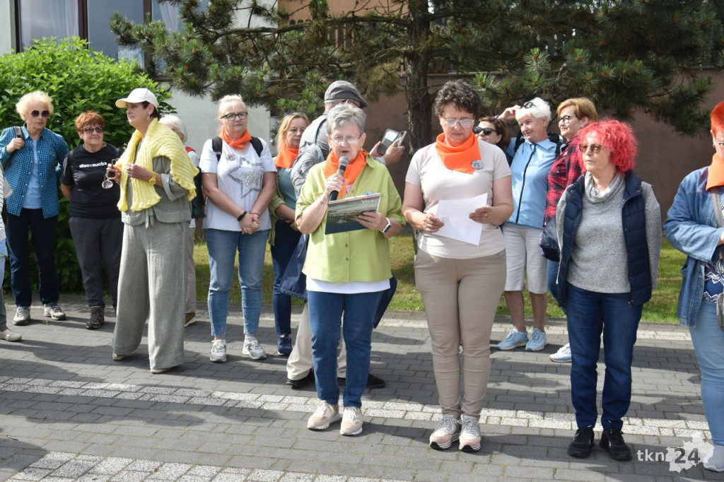 9. Rajd seniorów ZNP. Piechurzy poznawali piękno ziemi stąporkowskiej [wideo, zdjęcia]