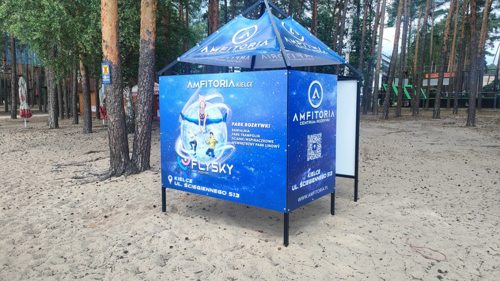 Nowe przebieralnie na plaży w Sielpi! [zdjęcia]