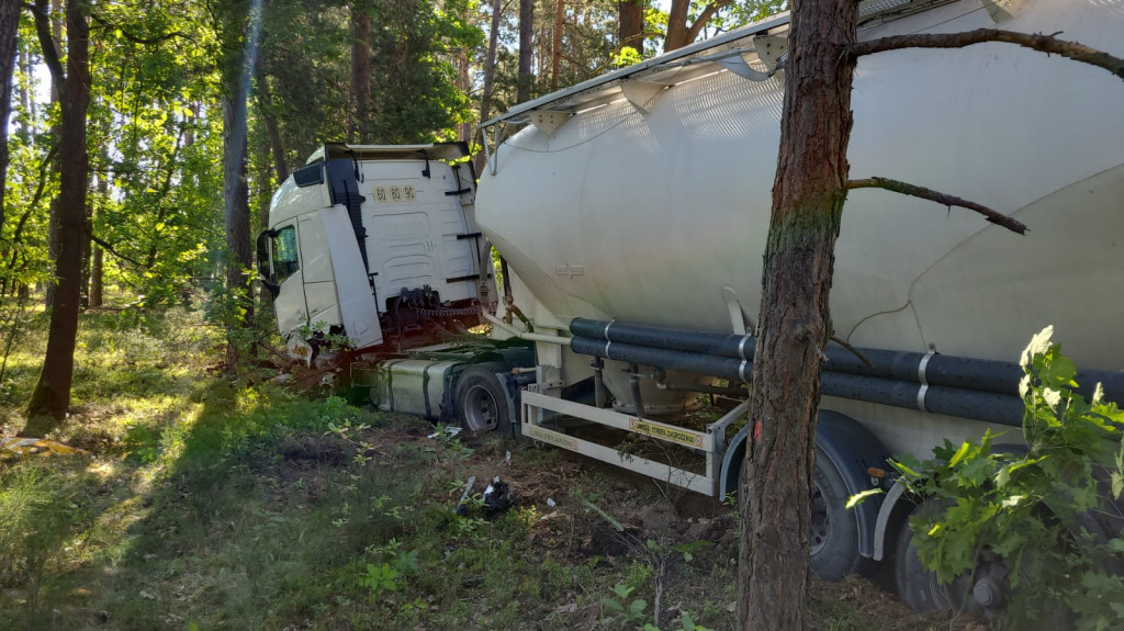 Wypadek w okolicach Wiosny. Droga krajowa zablokowana! [zdjęcia]