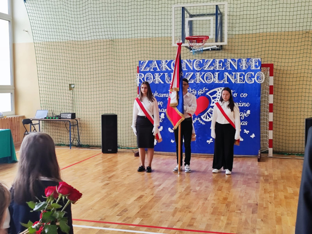 Szkoły w Czermnie i Fałkowie zakończyły rok szkolny 2024/2025 [zdjęcia]