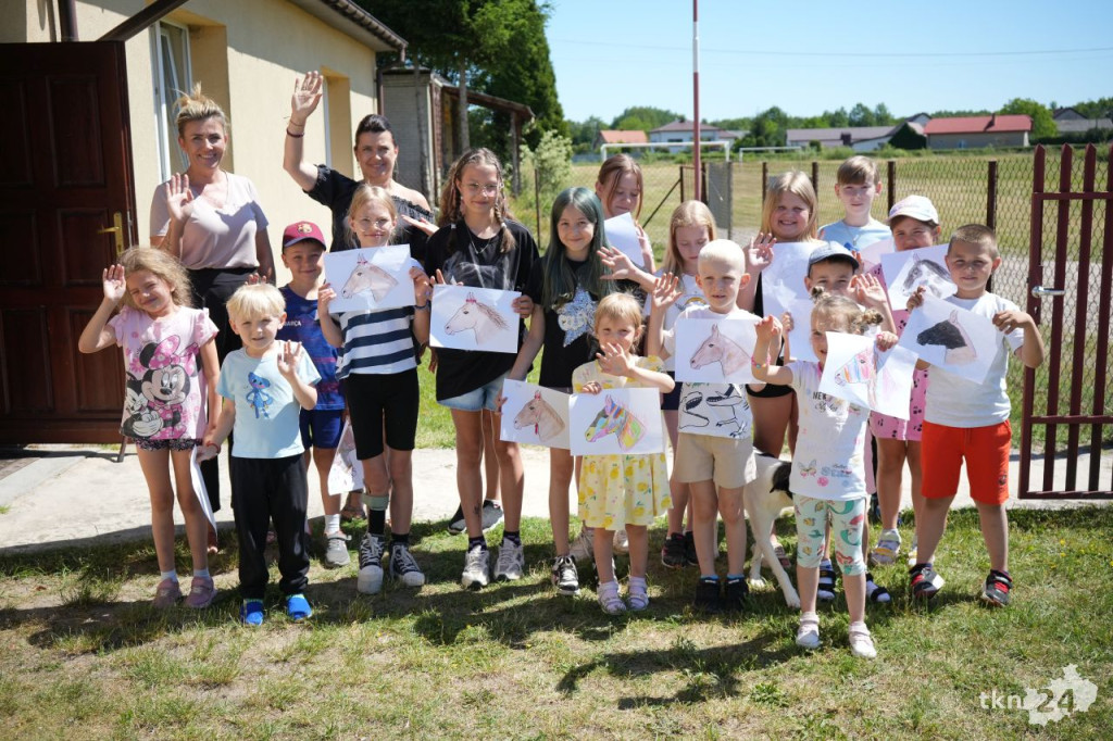Hobby Horse i zajęcia taneczne na Wakacjach z GCKiB w Giełzowie [wideo, zdjęcia]