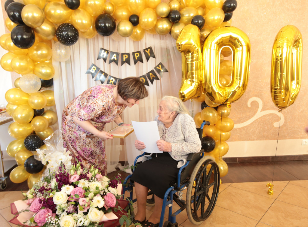 Pani Janina z gminy Stąporków skończyła 100 lat! [zdjęcia]