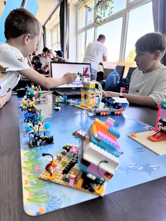 Szkoły z gminy Stąporków wkroczyły w świat technologii z FIRST LEGO League Explore [zdjęcia]