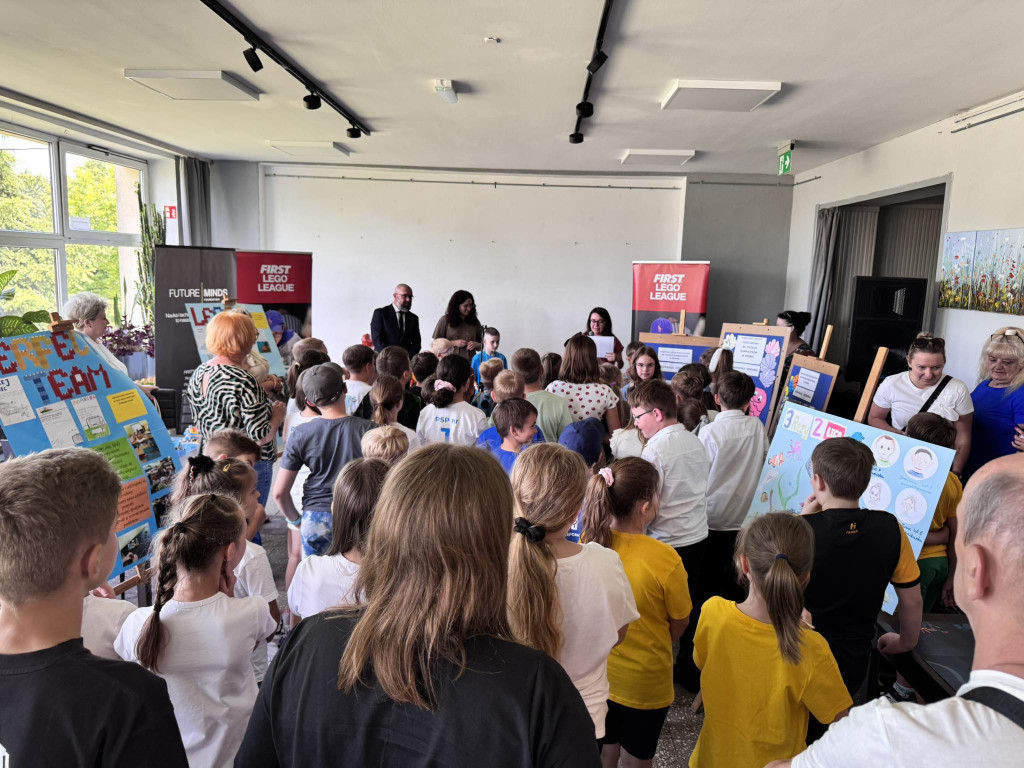 Szkoły z gminy Stąporków wkroczyły w świat technologii z FIRST LEGO League Explore [zdjęcia]