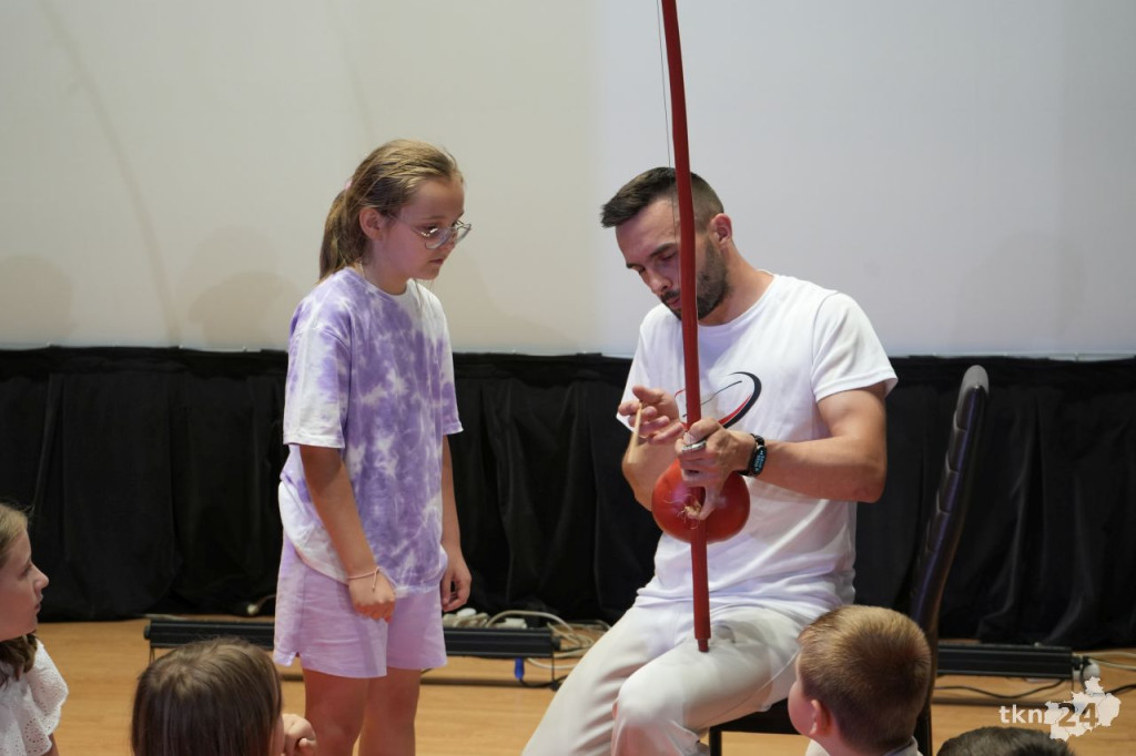 Capoeira tematem przewodnim wtorku podczas Wakacji z MGOKiS w Stąporkowie [wideo, zdjęcia]