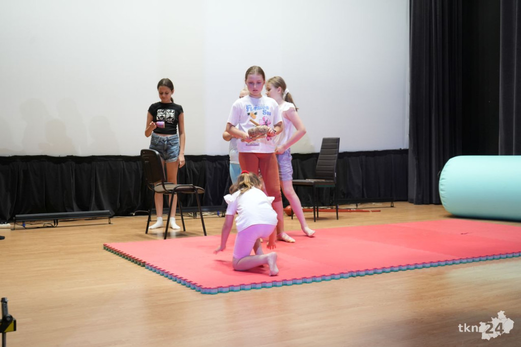 Capoeira tematem przewodnim wtorku podczas Wakacji z MGOKiS w Stąporkowie [wideo, zdjęcia]