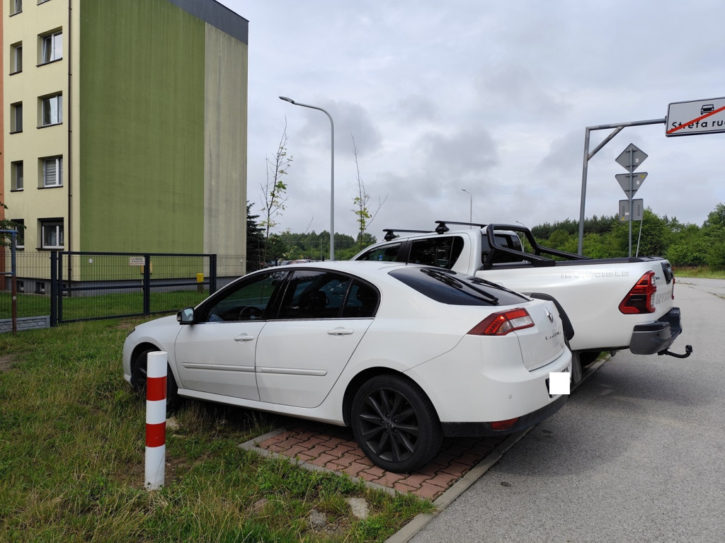Parkingowy dziki zachód przy koneckim szpitalu. Czytelnicy interweniują