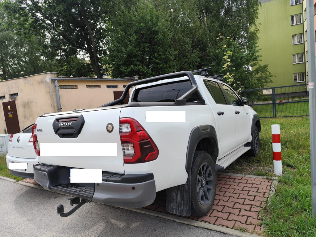 Parkingowy dziki zachód przy koneckim szpitalu. Czytelnicy interweniują