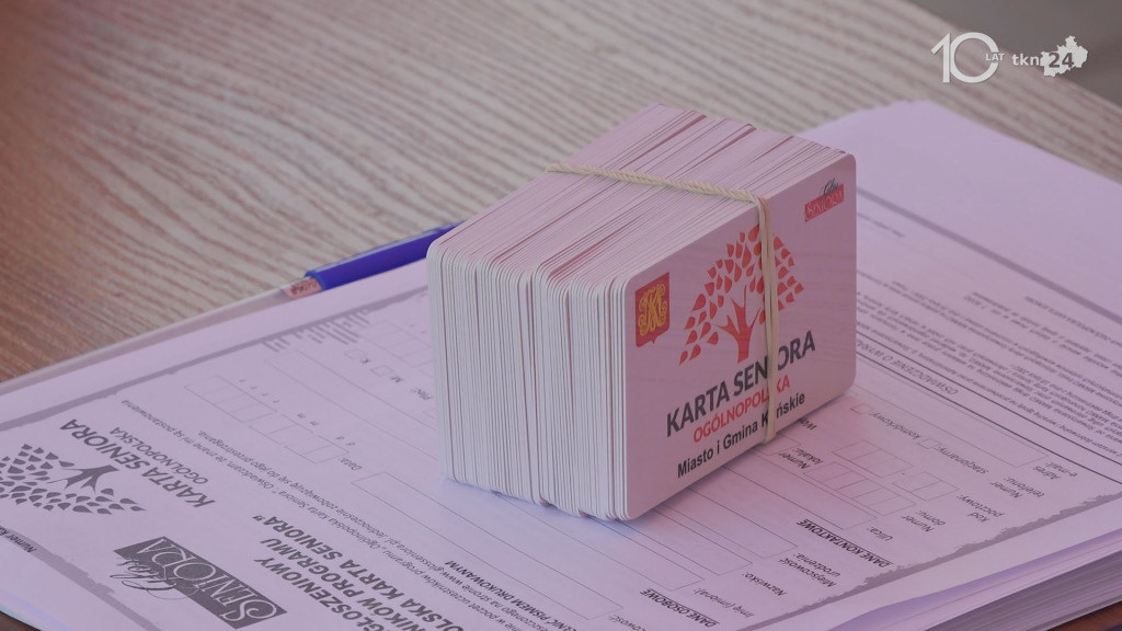 Taniec, śpiew, profilaktyka. Seniorzy ponownie przejęli Końskie [wideo, zdjęcia]