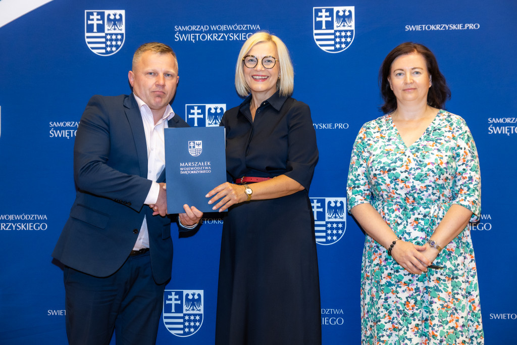Pięć gmin z Konecczyzny otrzyma dofinansowania na wymianę `kopciuchów` [zdjęcia]