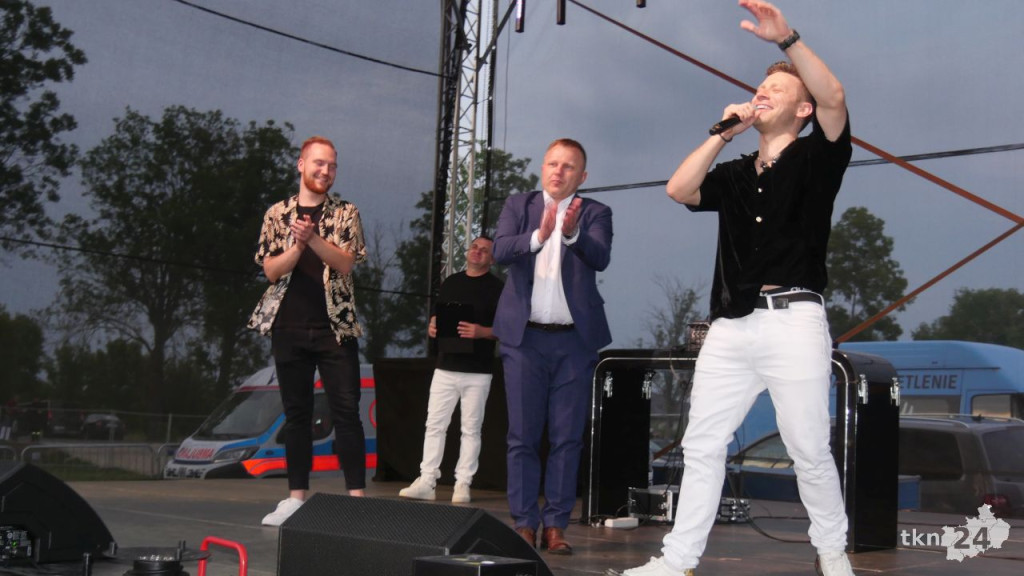 Znakomita zabawa nad Zalewem Antoniów. Radoszyczanie Dzieciom 2025 [wideo, zdjęcia]
