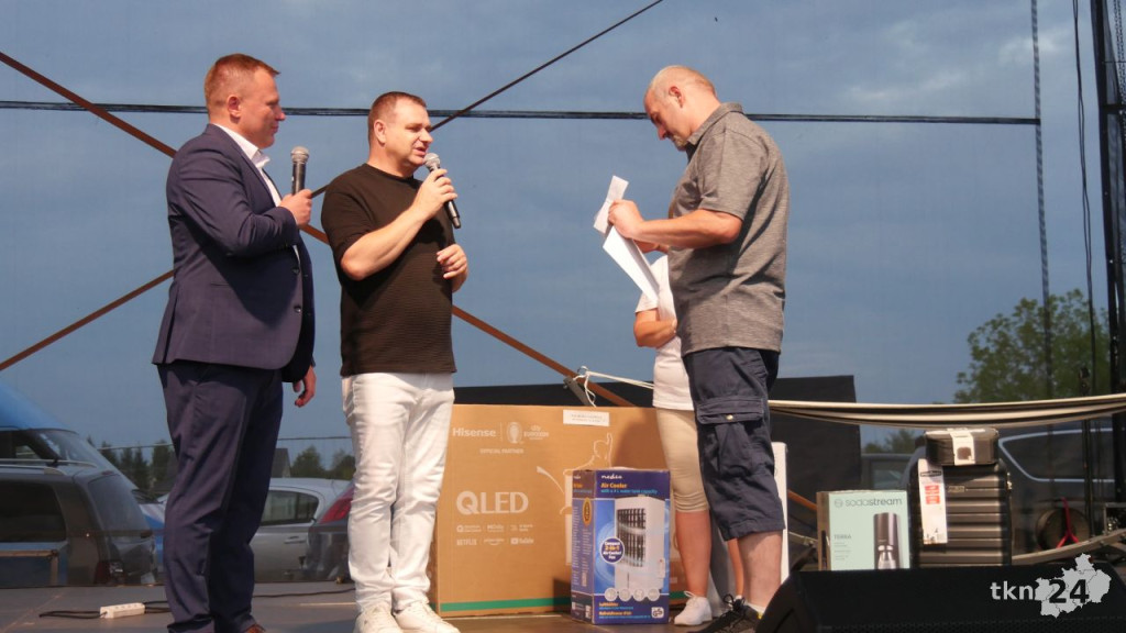 Znakomita zabawa nad Zalewem Antoniów. Radoszyczanie Dzieciom 2025 [wideo, zdjęcia]