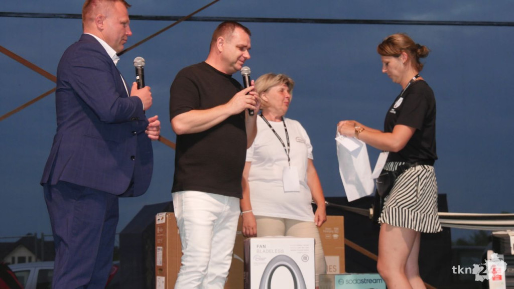 Znakomita zabawa nad Zalewem Antoniów. Radoszyczanie Dzieciom 2025 [wideo, zdjęcia]