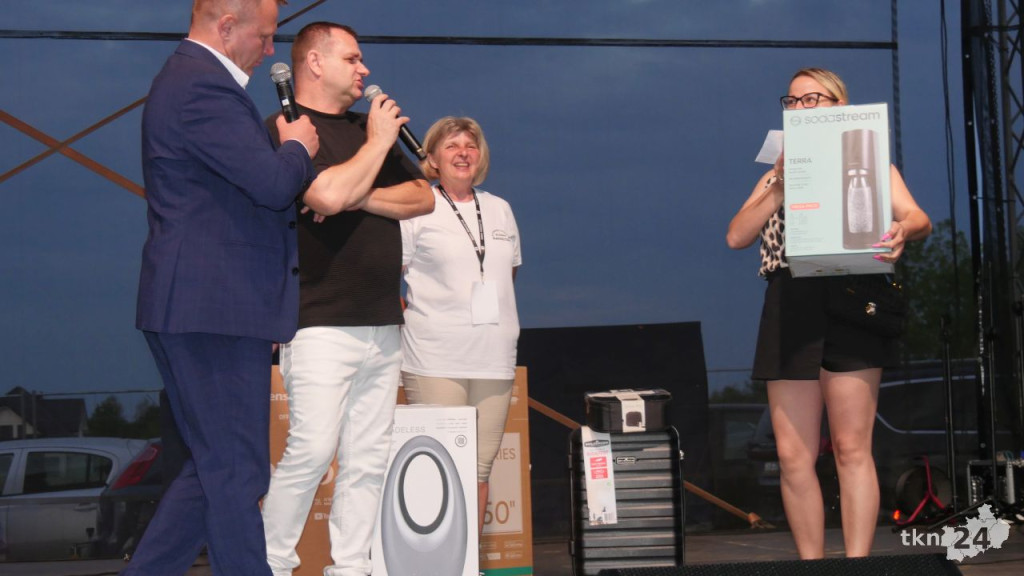 Znakomita zabawa nad Zalewem Antoniów. Radoszyczanie Dzieciom 2025 [wideo, zdjęcia]