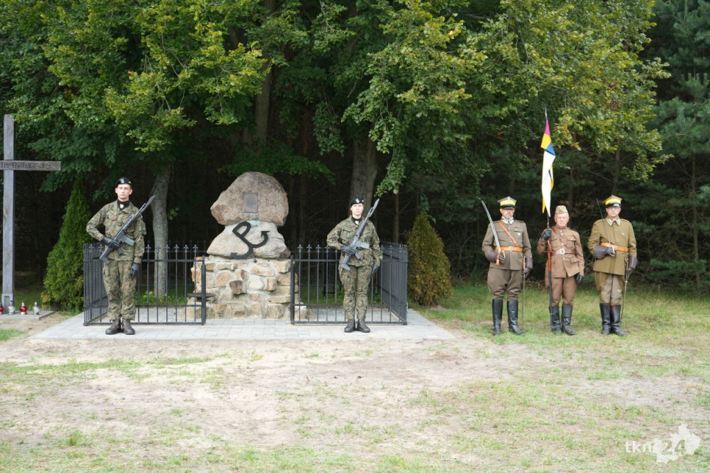 Efektowna rekonstrukcja historyczna i uroczystości w Białym Ługu [fotorelacja]