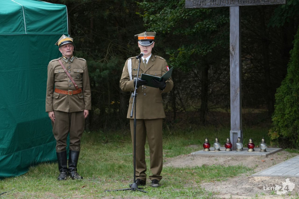 Efektowna rekonstrukcja historyczna i uroczystości w Białym Ługu [fotorelacja]