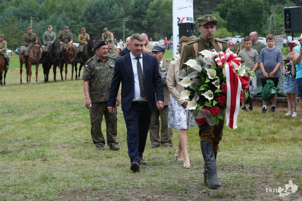 Efektowna rekonstrukcja historyczna i uroczystości w Białym Ługu [fotorelacja]