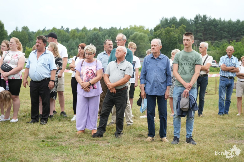 27. Pułk Ułanów uroczyście świętował w Białym Ługu. Przedstawiono rekonstrukcję historyczną [wideo, zdjęcia]