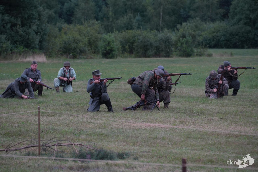 27. Pułk Ułanów uroczyście świętował w Białym Ługu. Przedstawiono rekonstrukcję historyczną [wideo, zdjęcia]