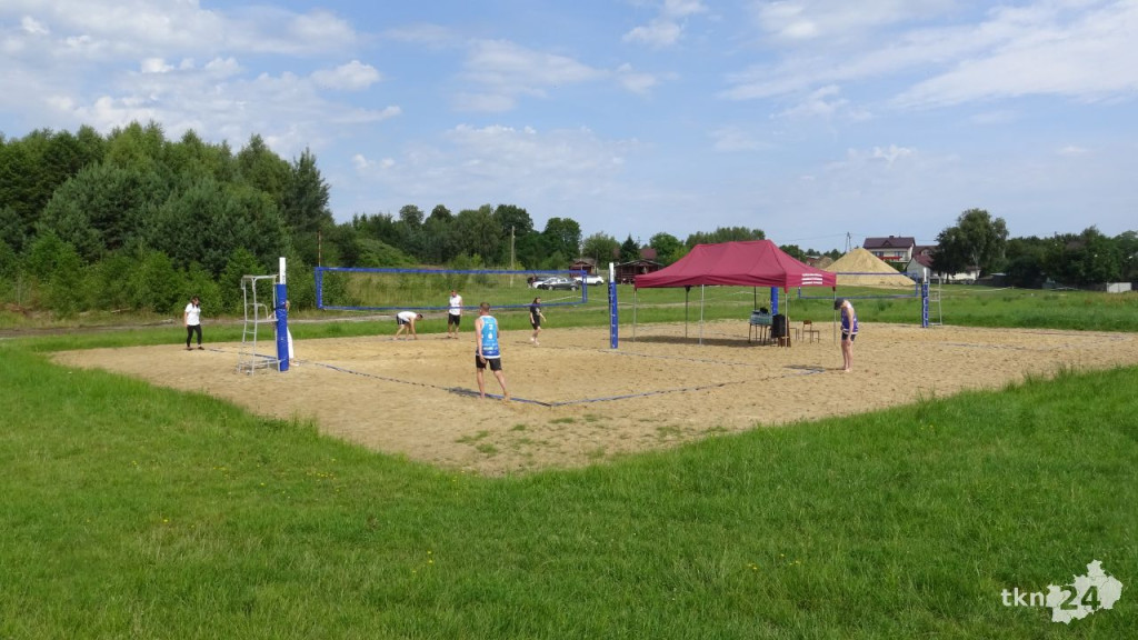 Siatkarskie zmagania o Puchar Burmistrza Radoszyc [wideo, zdjęcia]