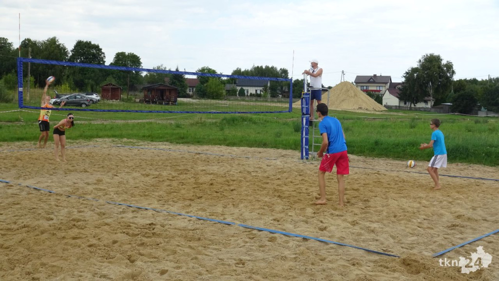 Siatkarskie zmagania o Puchar Burmistrza Radoszyc [wideo, zdjęcia]