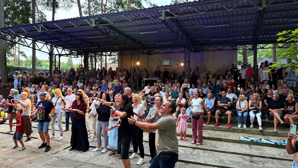 Tłumy i muzyczne emocje. Grupa Sufler porwała publiczność w Sielpi [wideo, zdjęcia]