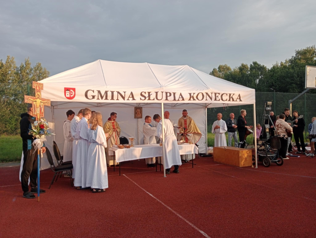 Ważny dzień na pielgrzymce. Długi marsz i duchowe przeżycia [zdjęcia]