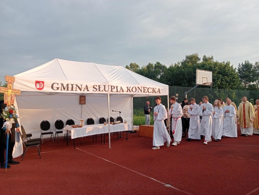 Ważny dzień na pielgrzymce. Długi marsz i duchowe przeżycia [zdjęcia]