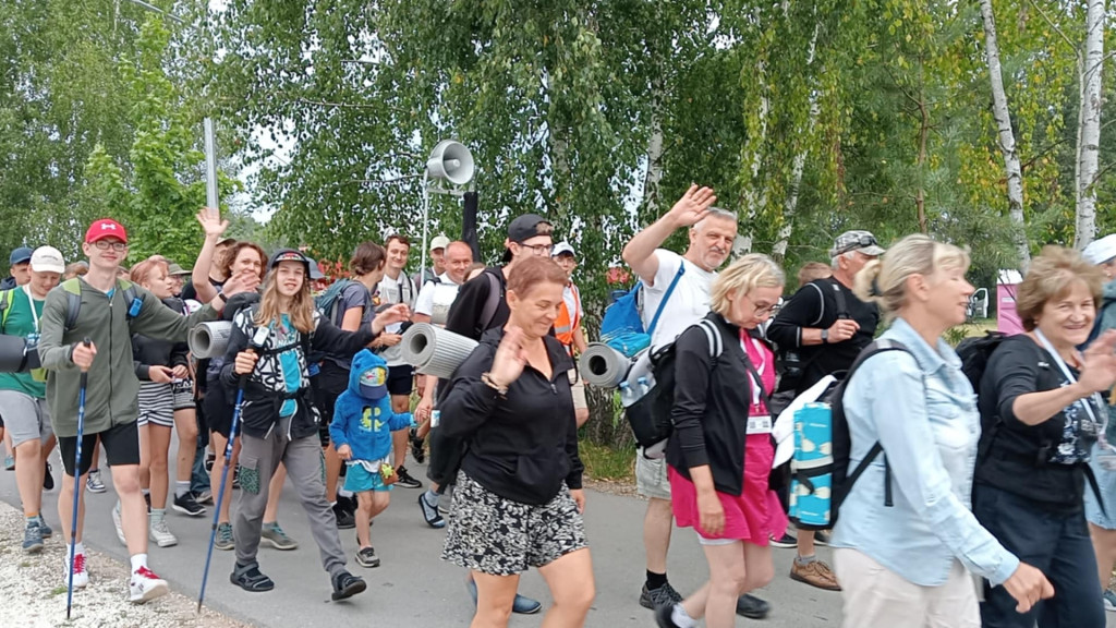 Ważny dzień na pielgrzymce. Długi marsz i duchowe przeżycia [zdjęcia]
