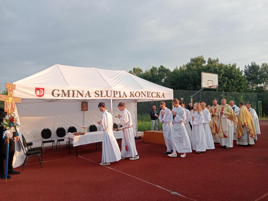 Ważny dzień na pielgrzymce. Długi marsz i duchowe przeżycia [zdjęcia]