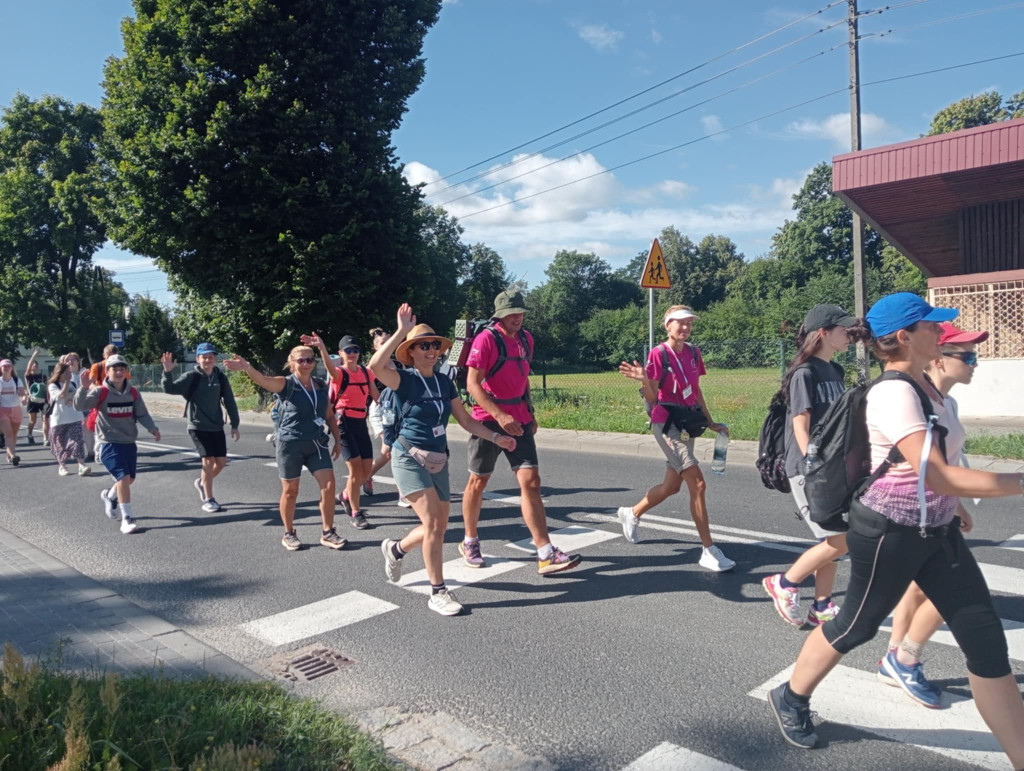 Raport z Pielgrzymki. Pątnicy dotarli do Kolonii Raczkowic [zdjęcia]