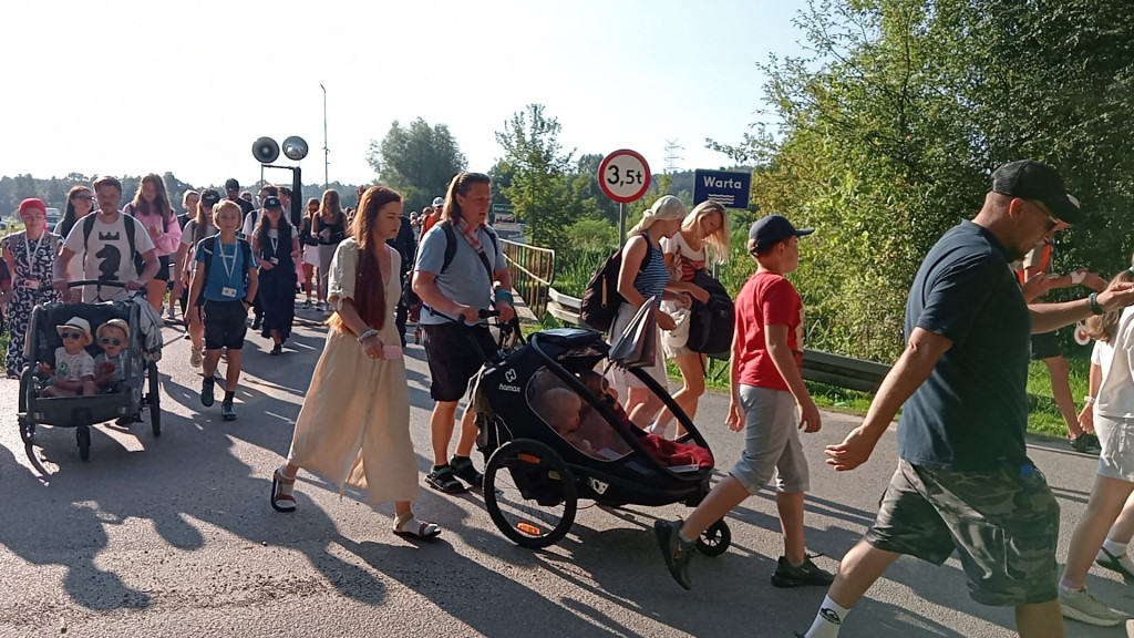 Konecczanie już w Częstochowie. Wideo i zdjęcia z wejścia na Jasną Górę