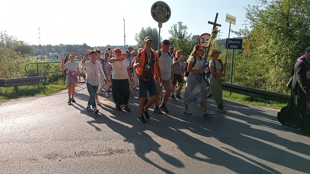 Konecczanie już w Częstochowie. Wideo i zdjęcia z wejścia na Jasną Górę
