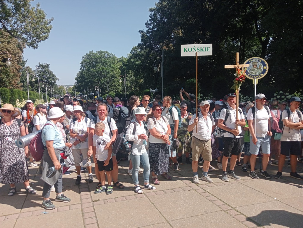 Konecczanie już w Częstochowie. Wideo i zdjęcia z wejścia na Jasną Górę