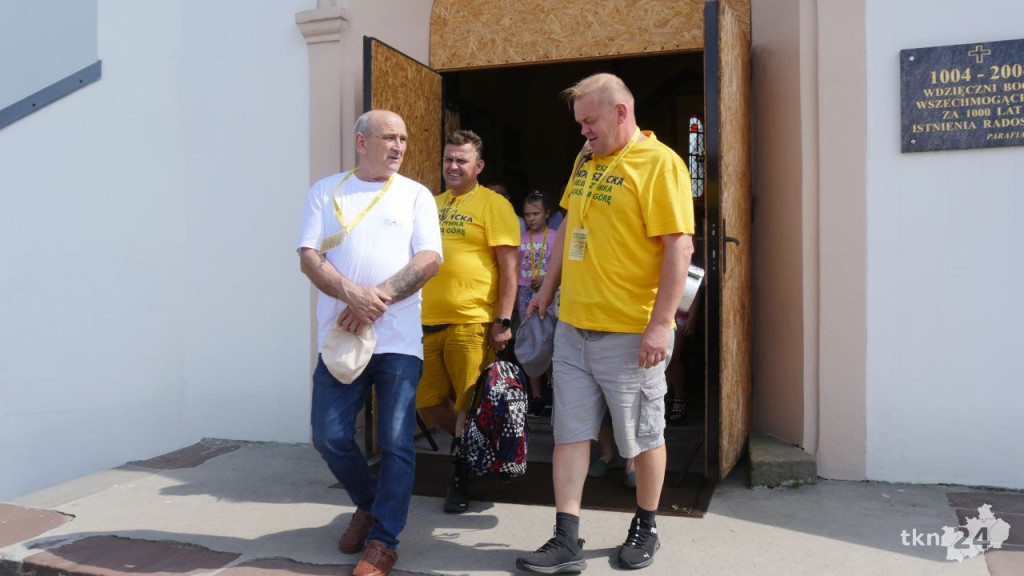 175 raz na pątniczym szlaku. Wymaszerowała pielgrzymka z Radoszyc [wideo, zdjęcia]