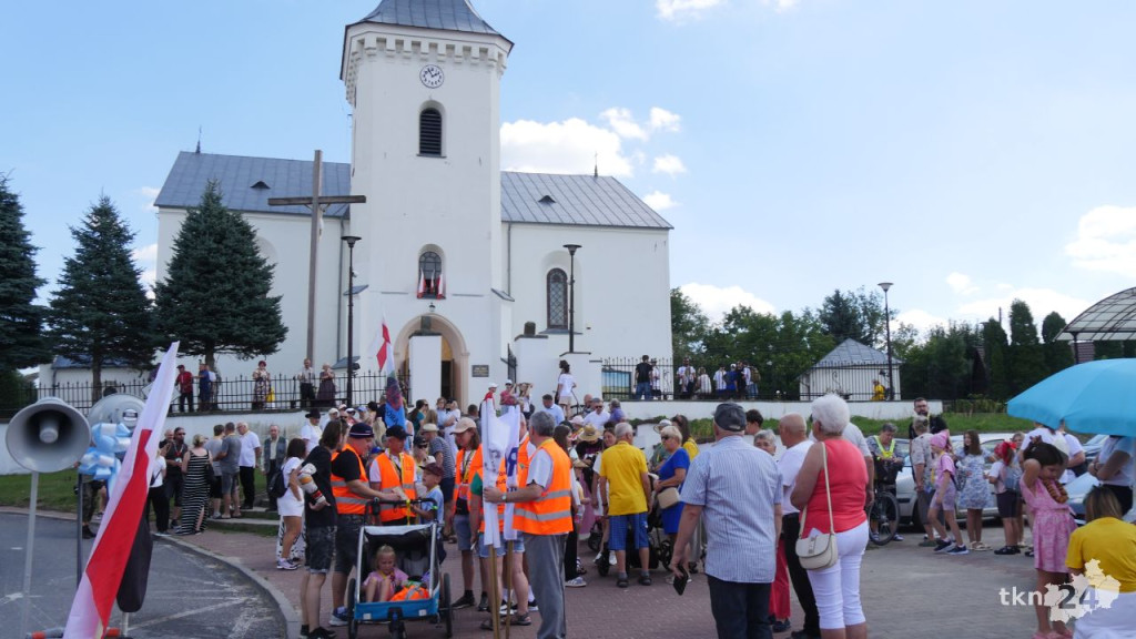 175 raz na pątniczym szlaku. Wymaszerowała pielgrzymka z Radoszyc [wideo, zdjęcia]