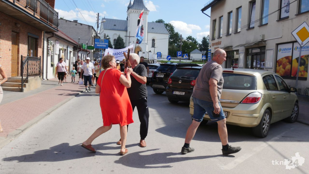 175 raz na pątniczym szlaku. Wymaszerowała pielgrzymka z Radoszyc [wideo, zdjęcia]