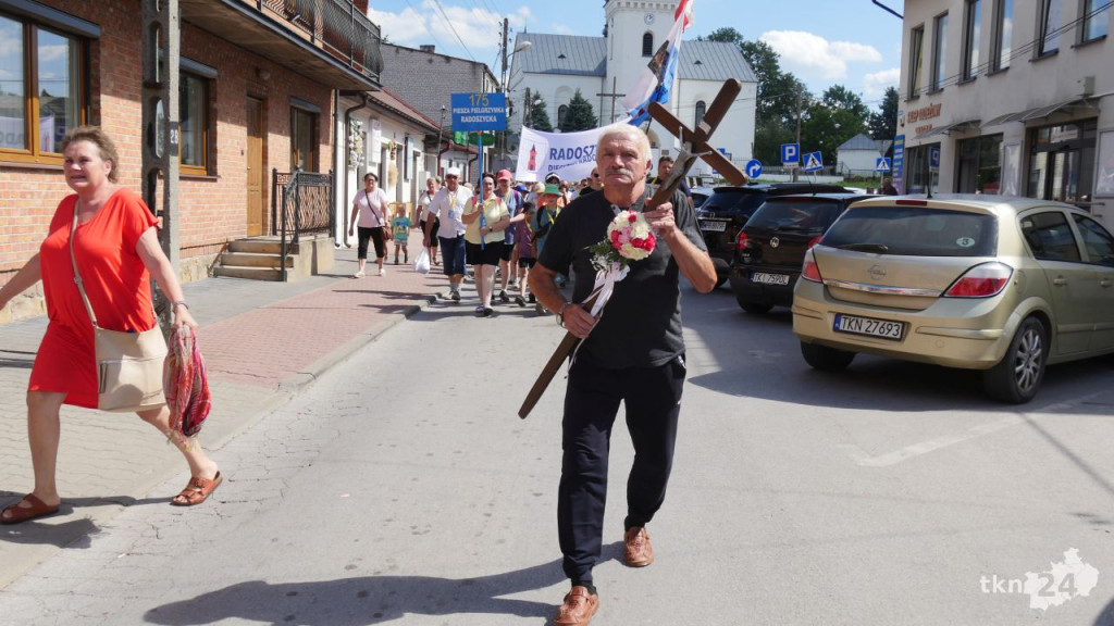 175 raz na pątniczym szlaku. Wymaszerowała pielgrzymka z Radoszyc [wideo, zdjęcia]