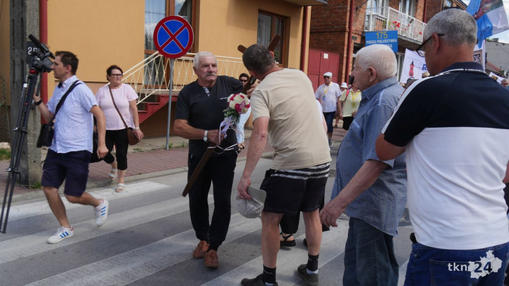 175 raz na pątniczym szlaku. Wymaszerowała pielgrzymka z Radoszyc [wideo, zdjęcia]
