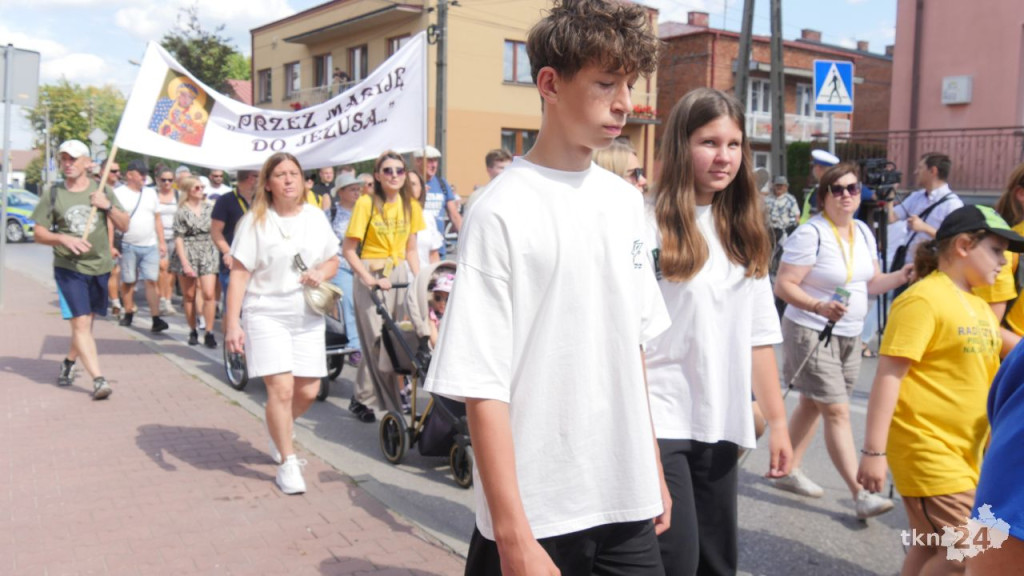 175 raz na pątniczym szlaku. Wymaszerowała pielgrzymka z Radoszyc [wideo, zdjęcia]