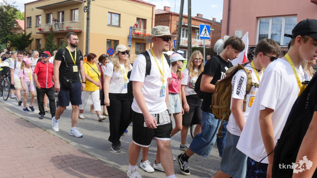 175 raz na pątniczym szlaku. Wymaszerowała pielgrzymka z Radoszyc [wideo, zdjęcia]