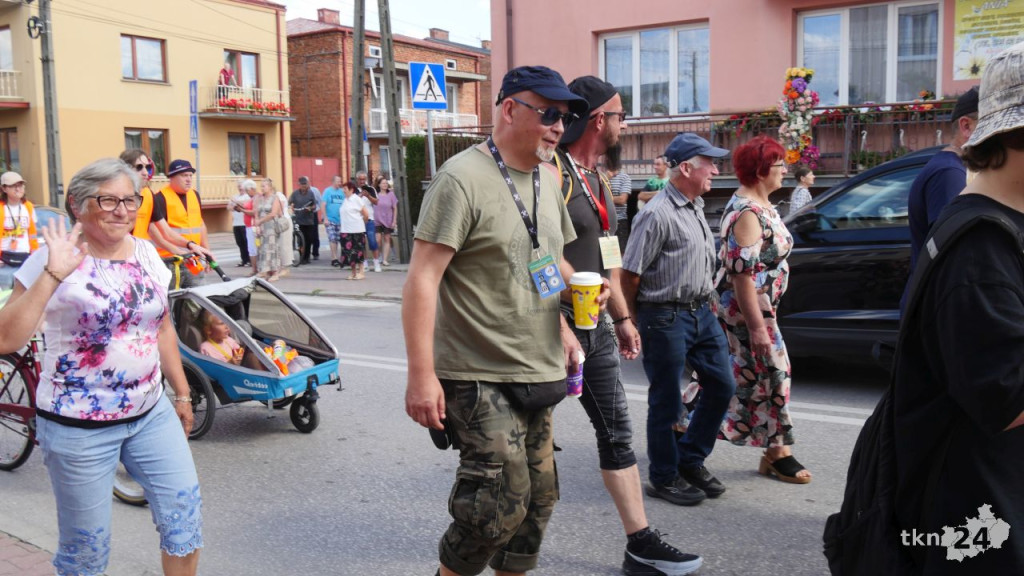 175 raz na pątniczym szlaku. Wymaszerowała pielgrzymka z Radoszyc [wideo, zdjęcia]