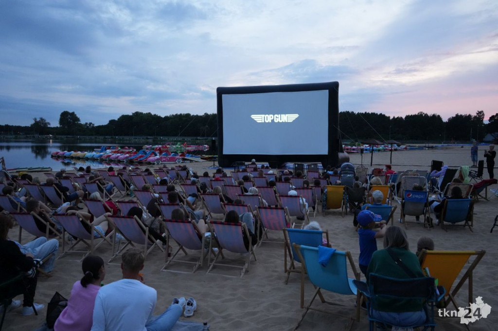 Kino plenerowe na plaży w Sielpi! Tłumy przybyły na seans filmowy [zdjęcia]