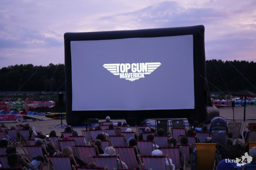Kino plenerowe na plaży w Sielpi! Tłumy przybyły na seans filmowy [zdjęcia]