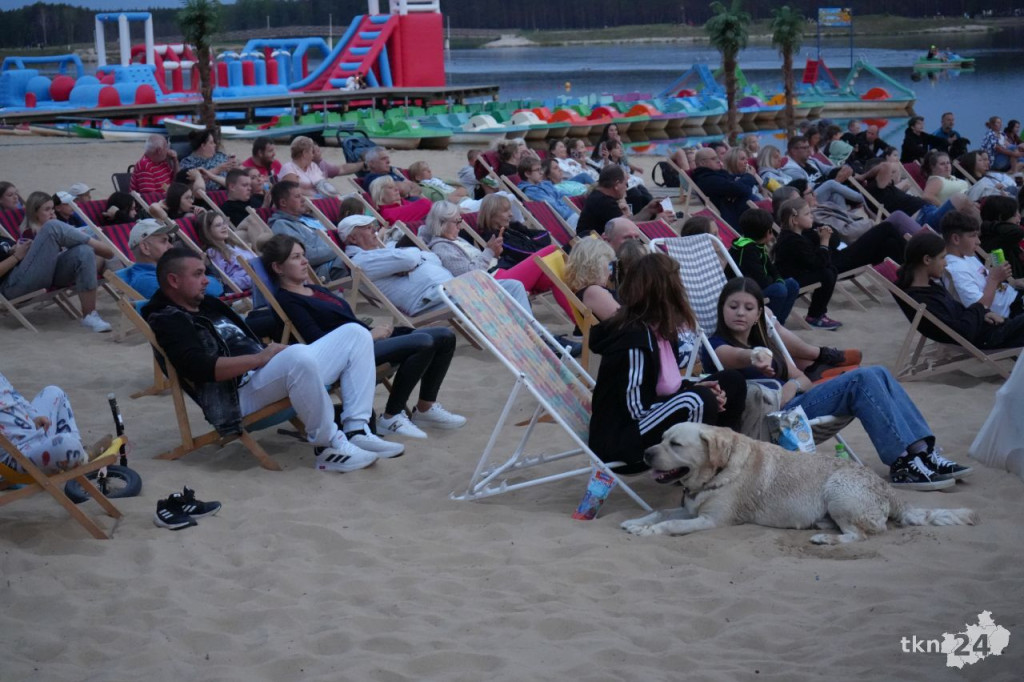 Kino plenerowe na plaży w Sielpi! Tłumy przybyły na seans filmowy [zdjęcia]