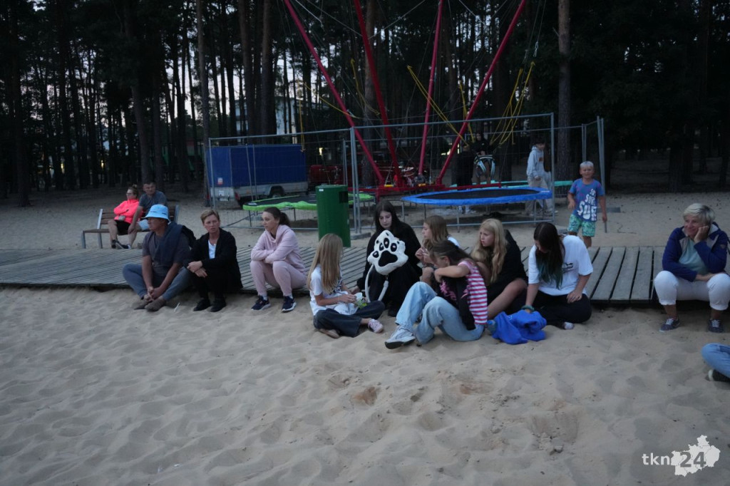 Kino plenerowe na plaży w Sielpi! Tłumy przybyły na seans filmowy [zdjęcia]